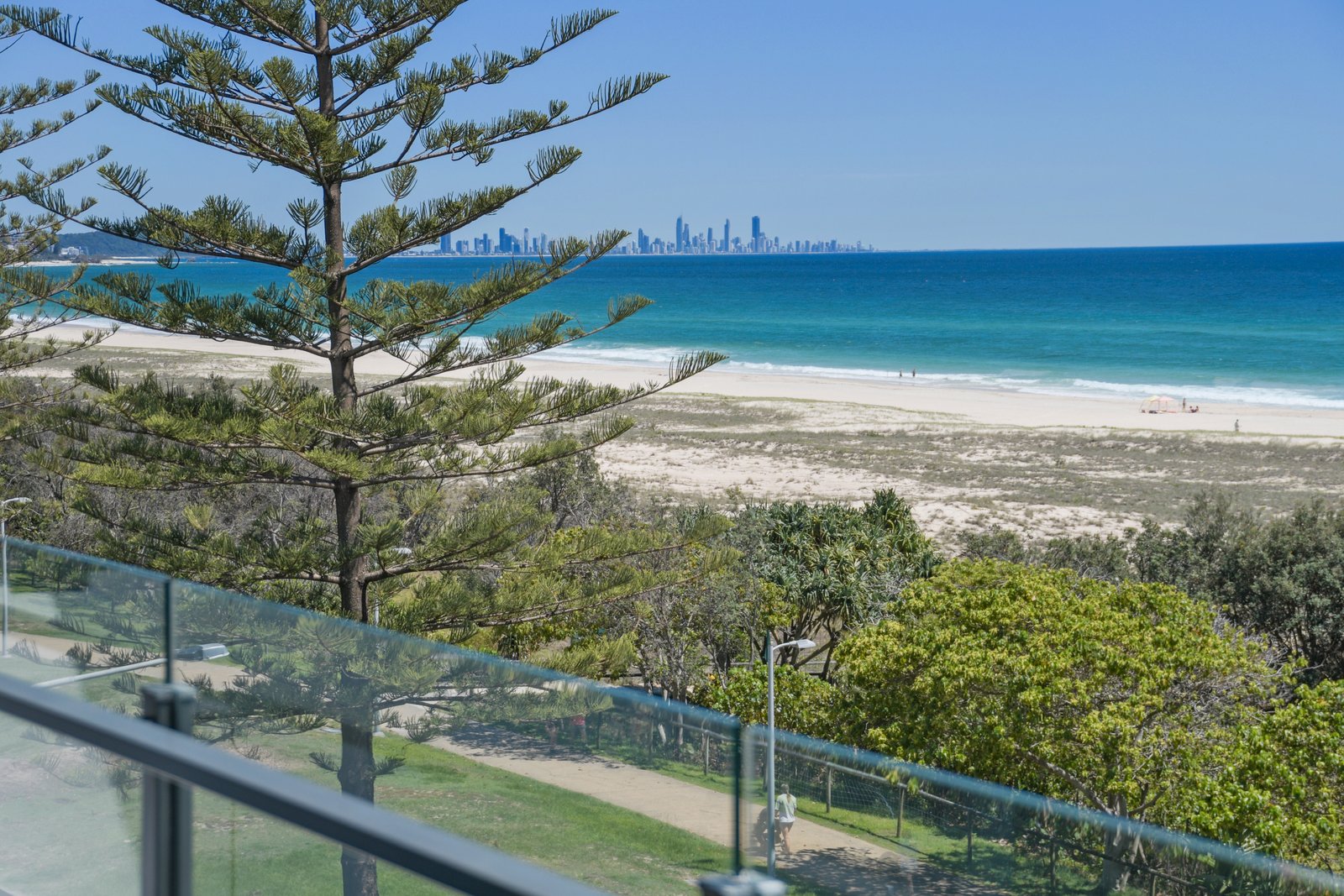 502/106 Pacific Parade BILINGA 9