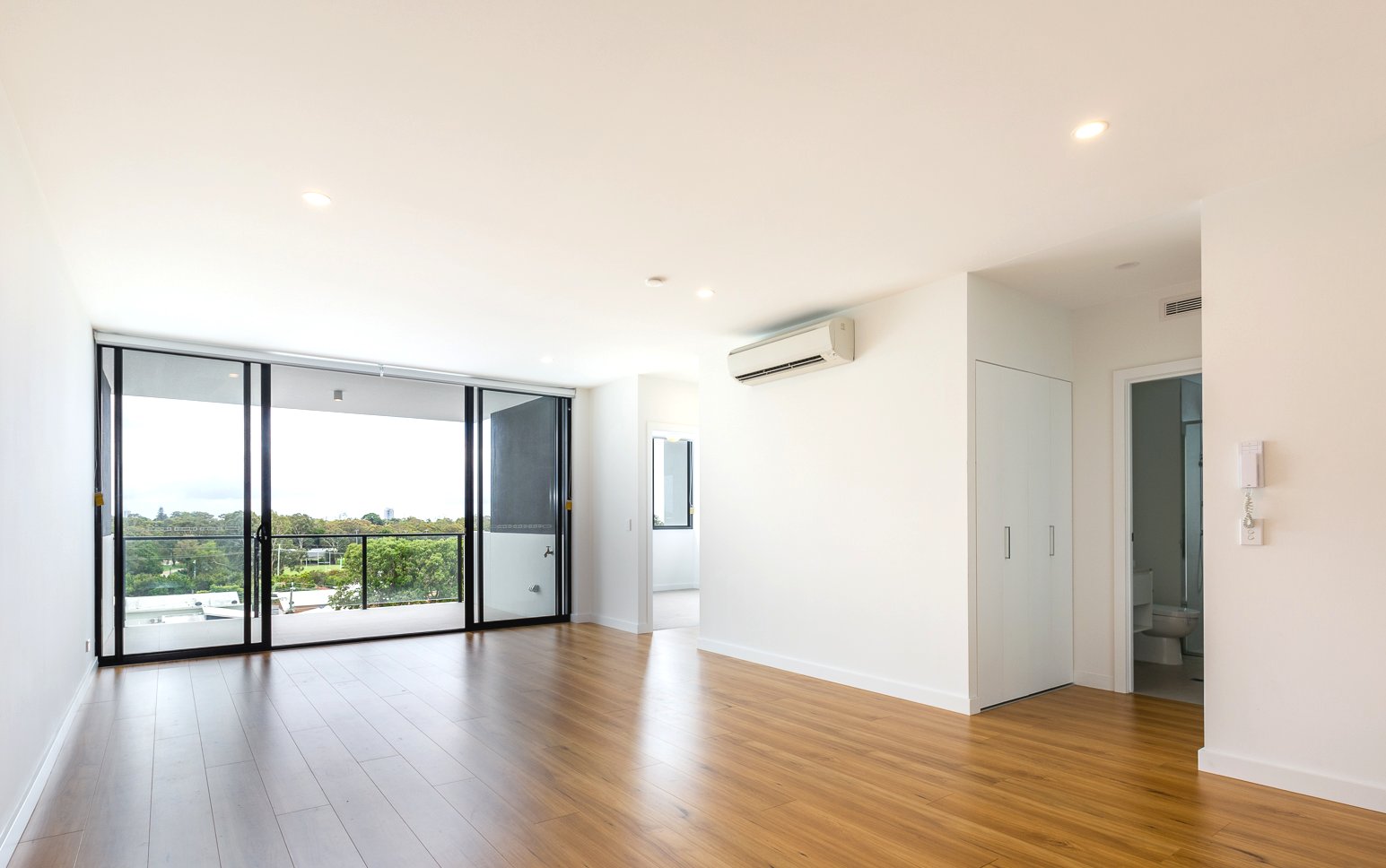 502/137 Eugaree Street SOUTHPORT 3