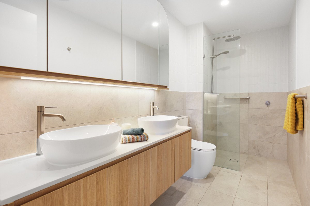 502/14 Twenty Eighth Avenue Palm Beach 11