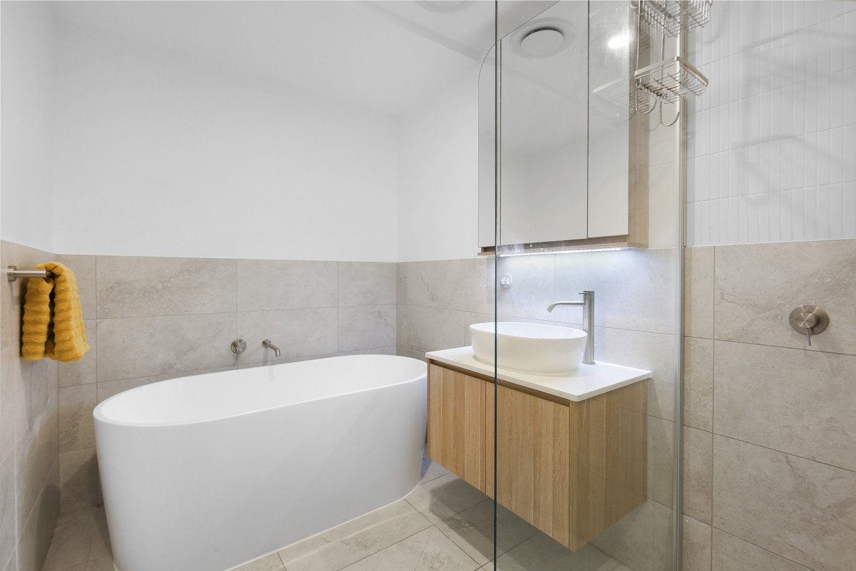 502/14 Twenty Eighth Avenue Palm Beach 13