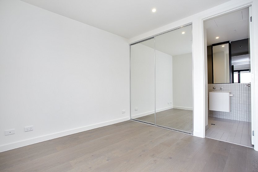 Gallery: 502/2A Henry Street