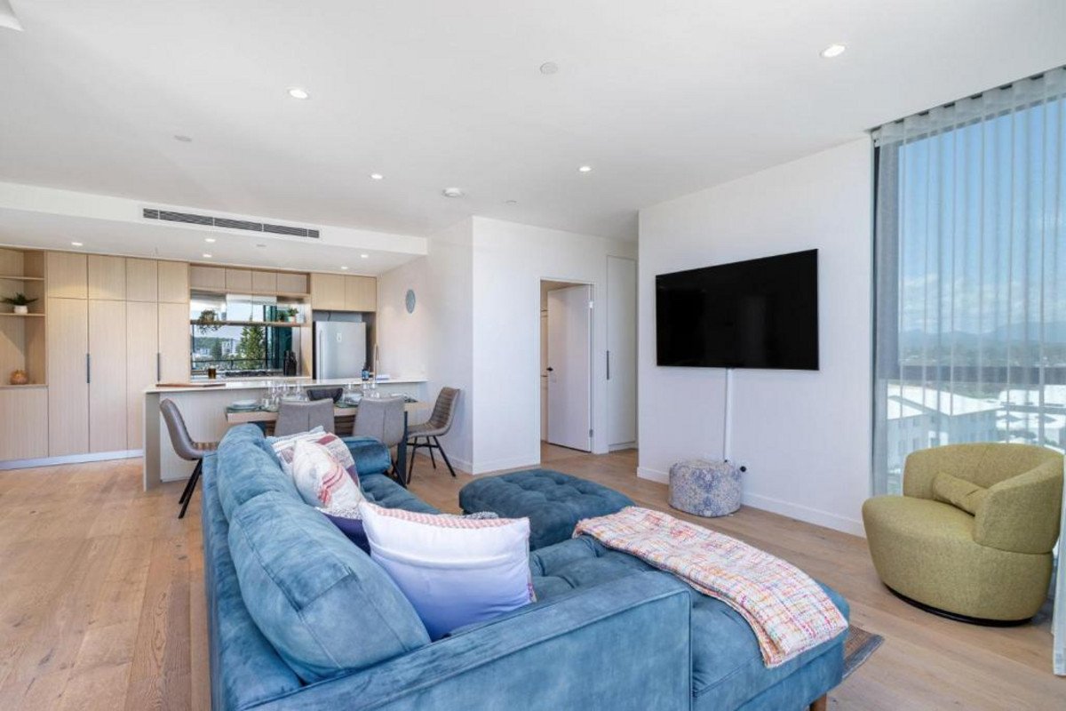 502/4 Seventeenth Avenue Palm Beach 8