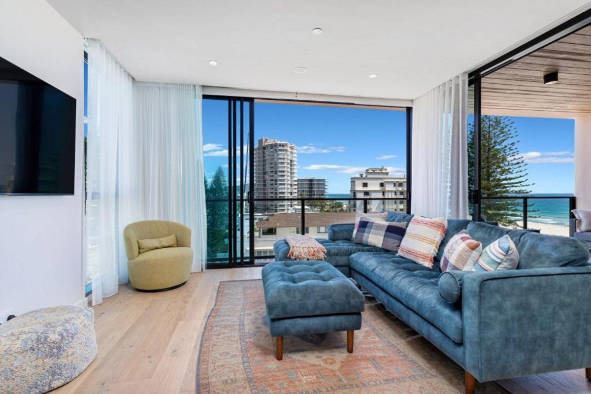502/4 Seventeenth Avenue Palm Beach 15