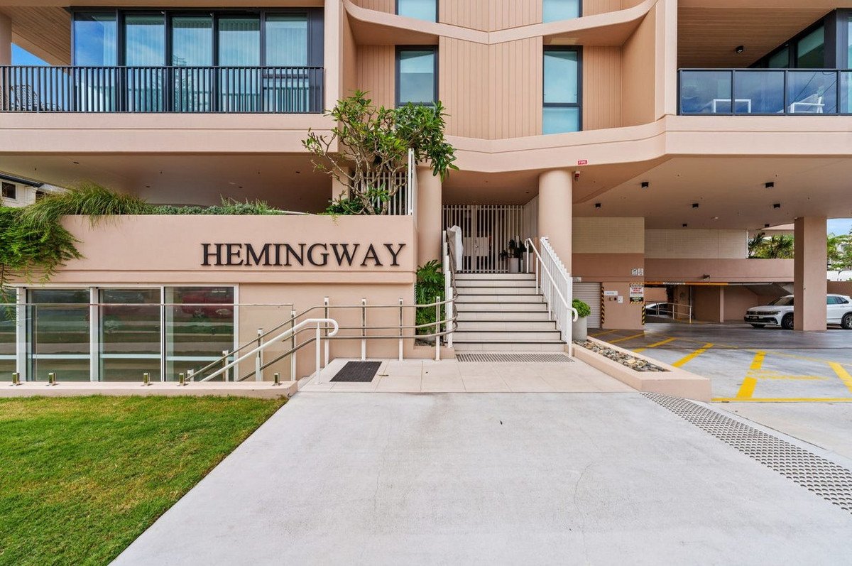 502/4 Seventeenth Avenue Palm Beach 27