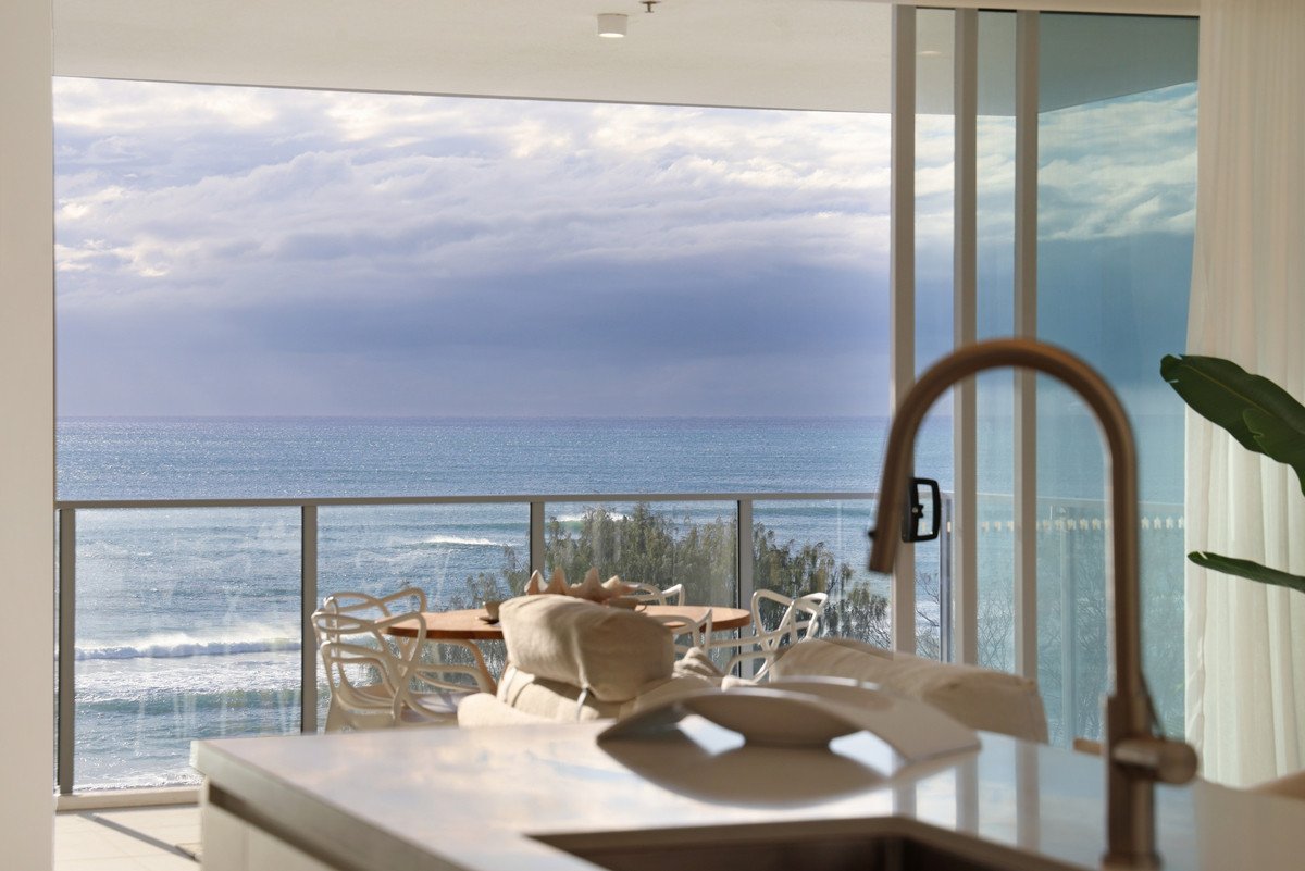 502/4 Twenty First Avenue Palm Beach 3