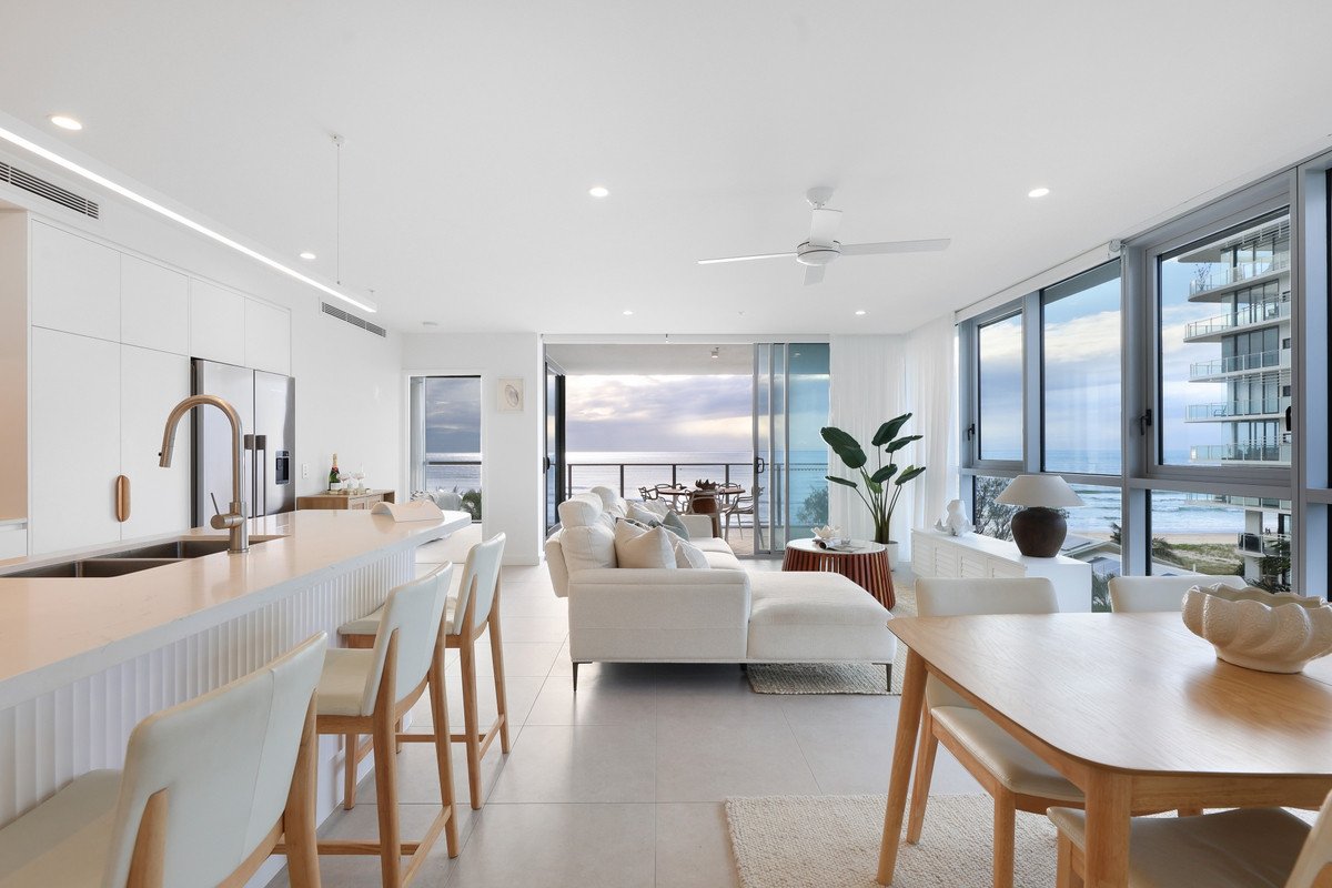 502/4 Twenty First Avenue Palm Beach 8