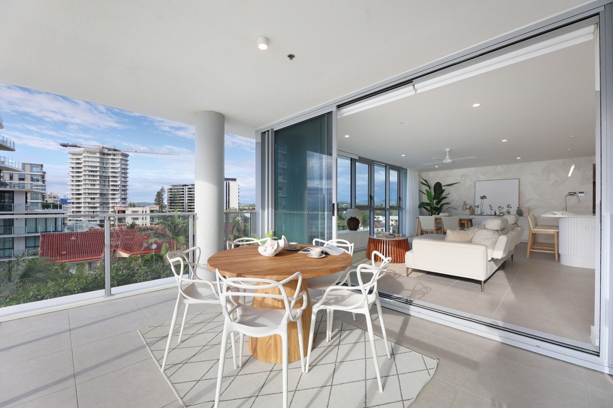 502/4 Twenty First Avenue Palm Beach 14