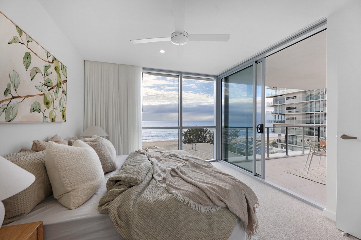 502/4 Twenty First Avenue Palm Beach 15