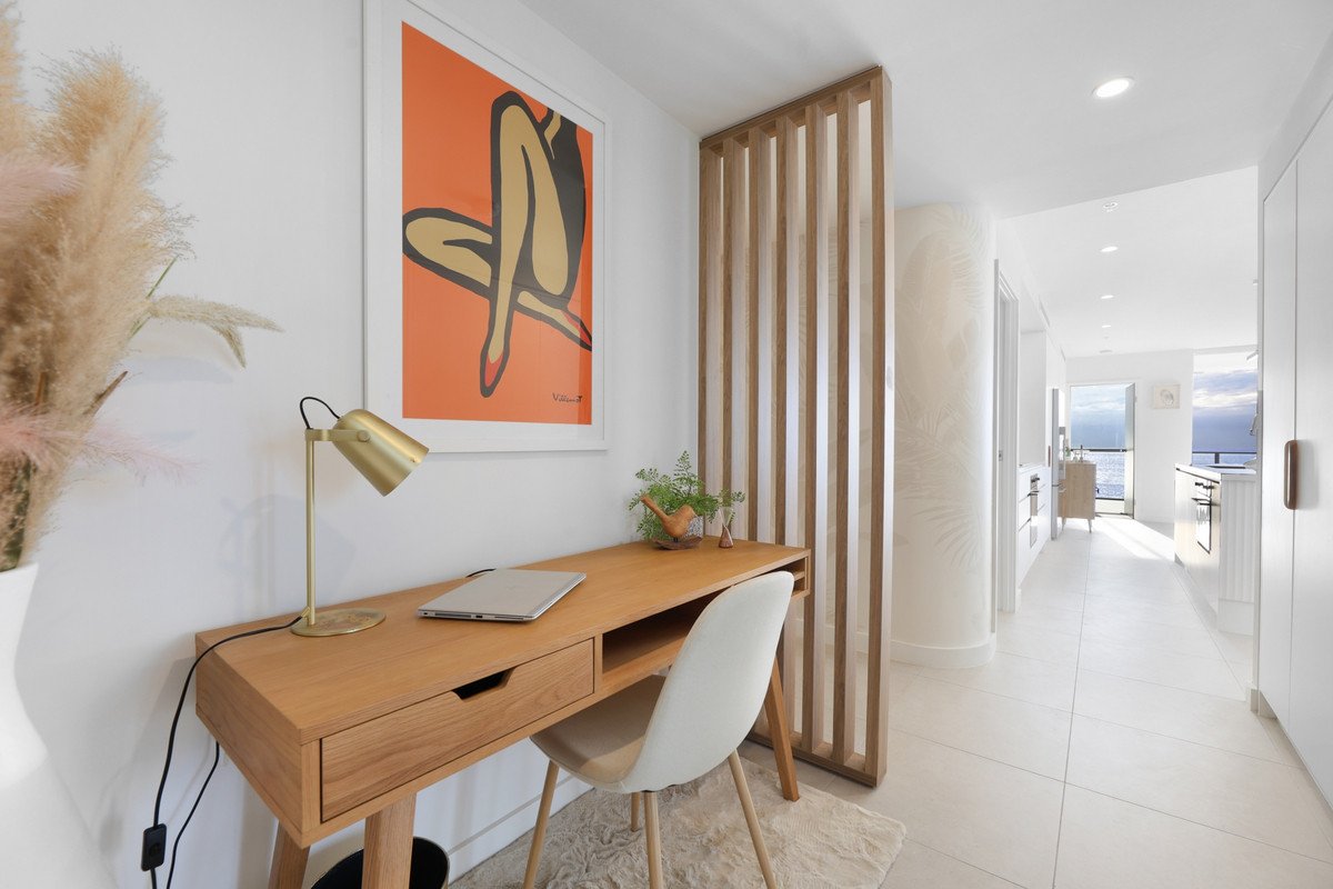 502/4 Twenty First Avenue Palm Beach 21