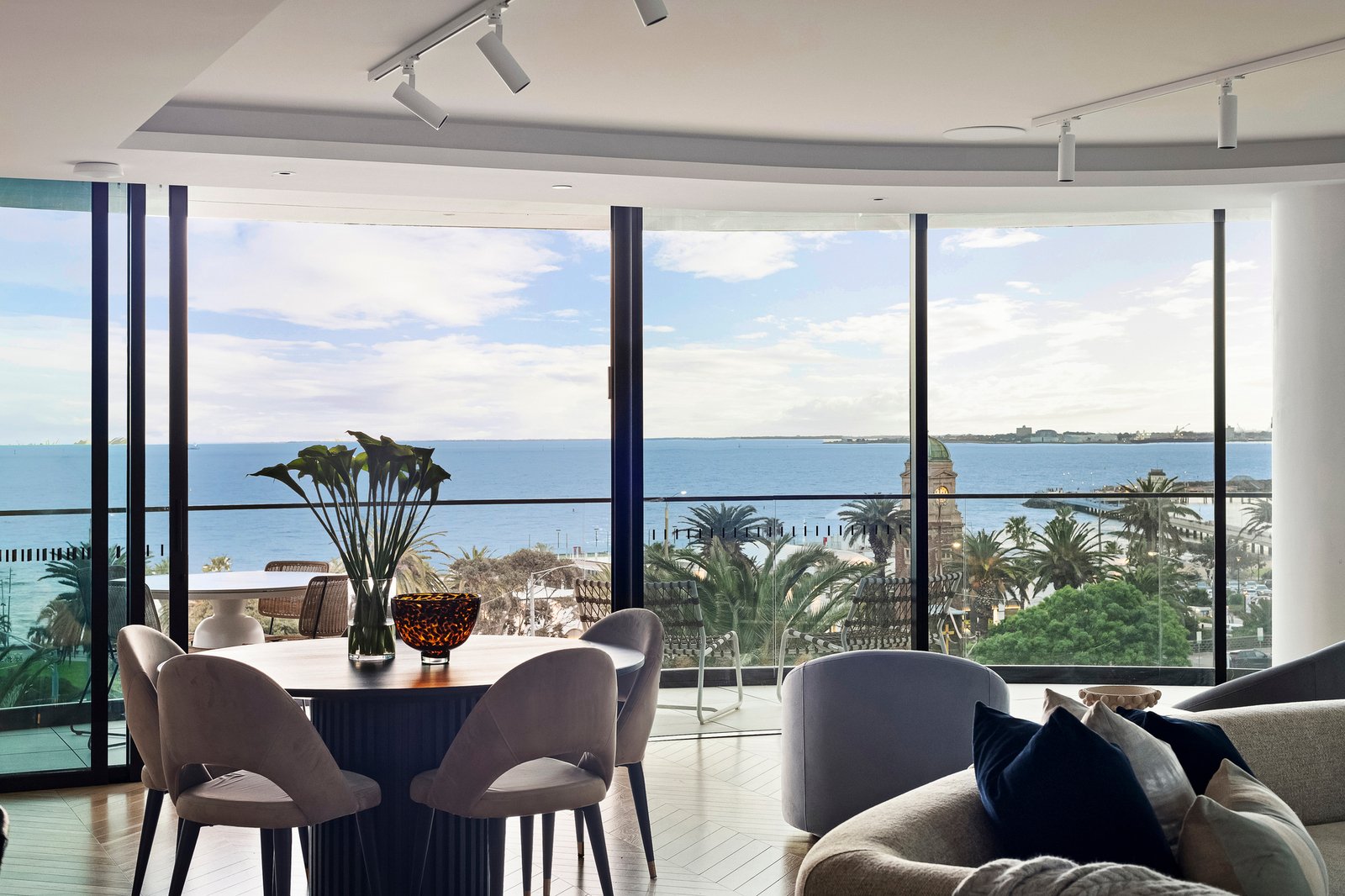 502P/14-16 The Esplanade, St Kilda, 3182