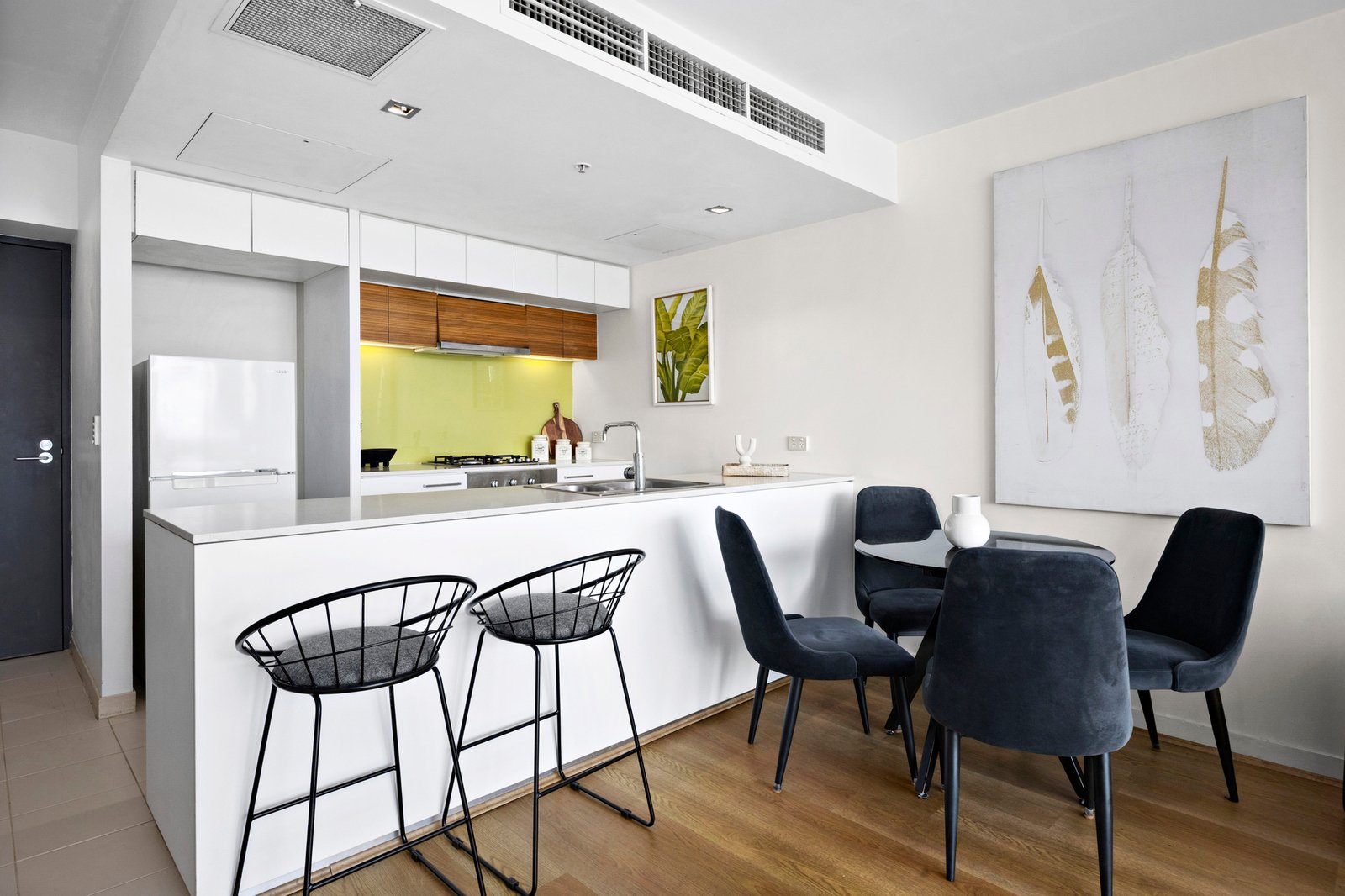 503/100 Harbour Esplanade, Docklands, 3008