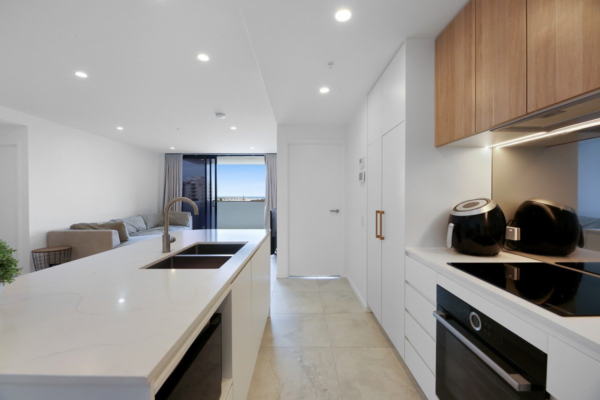 503/14 Twenty Eighth Avenue Palm Beach 8