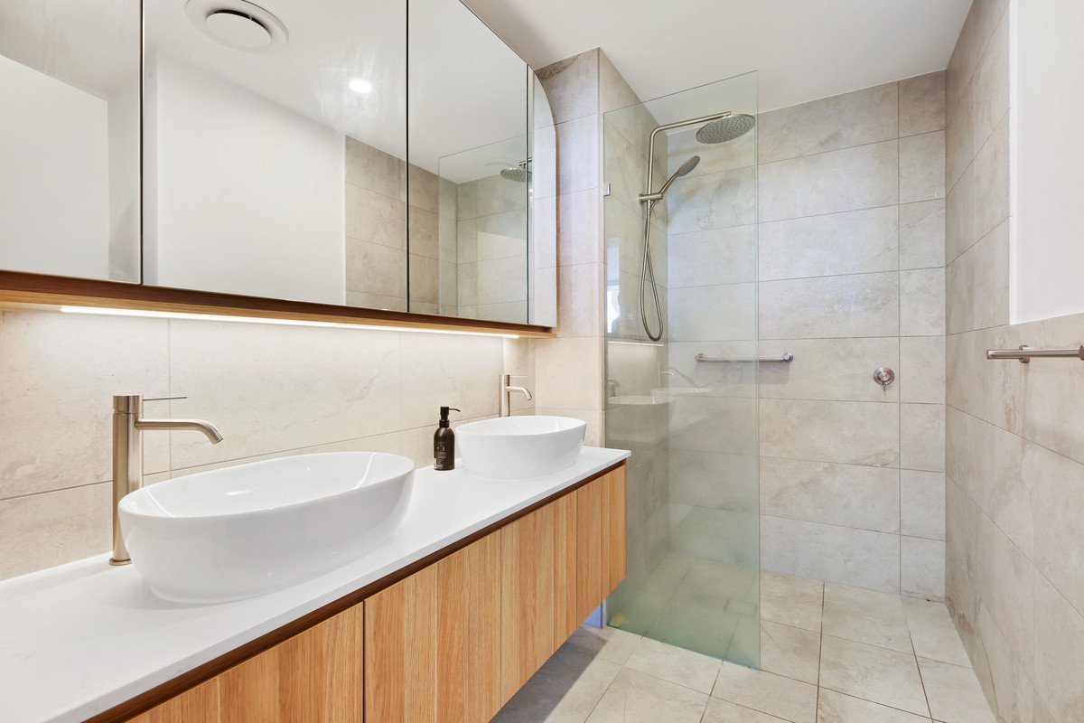 503/14 Twenty Eighth Avenue Palm Beach 9