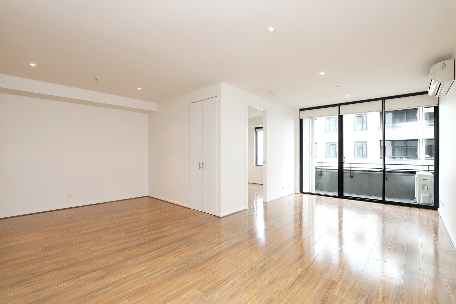 Gallery: 503/57 Bay Street