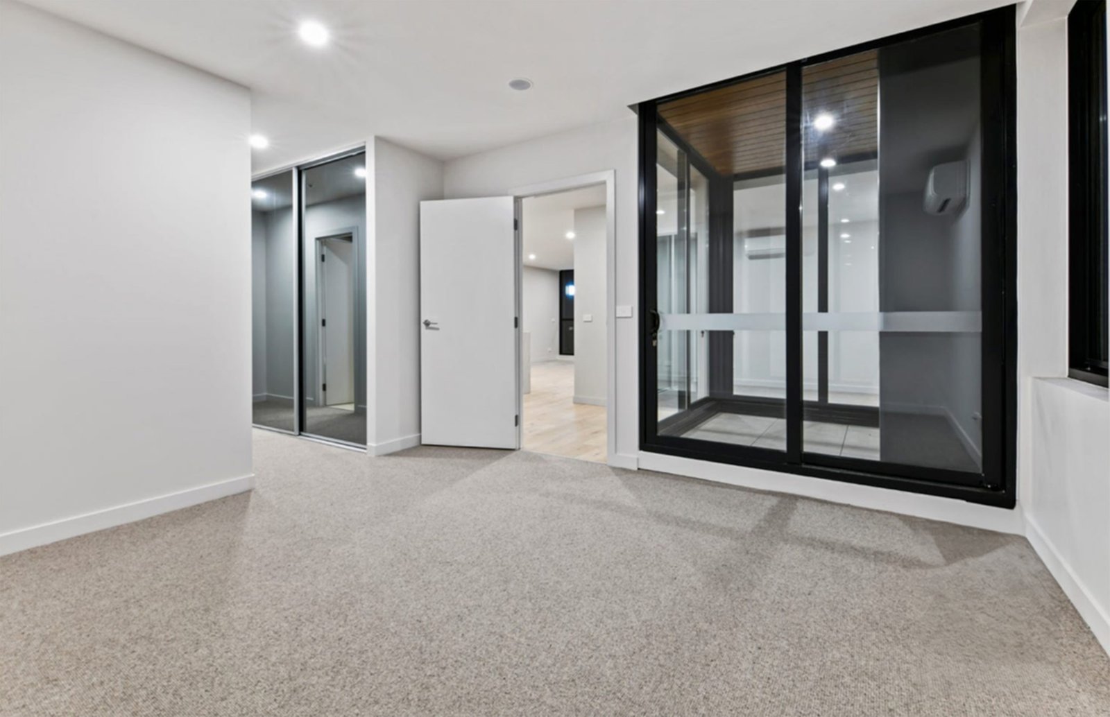 Gallery: 503/999 Whitehorse Road