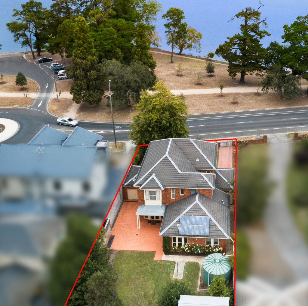 504 Wendouree Parade LAKE WENDOUREE 1