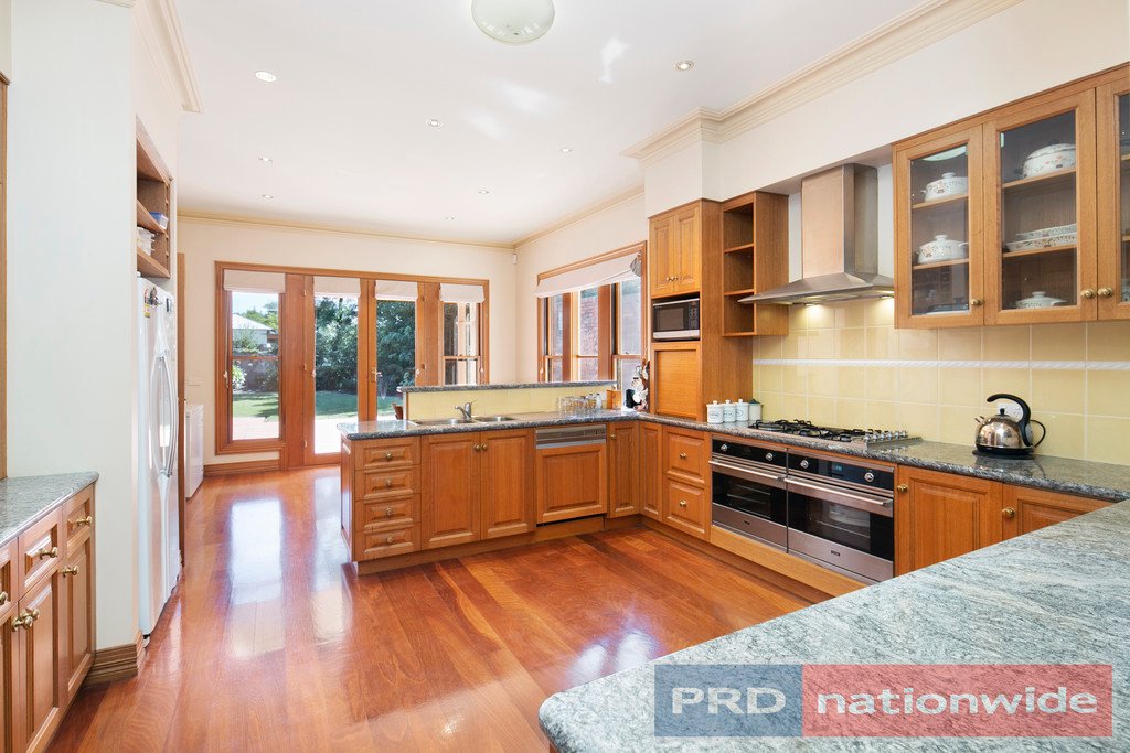 504 Wendouree Parade LAKE WENDOUREE 9