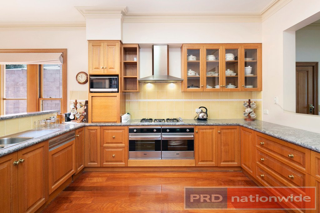 504 Wendouree Parade LAKE WENDOUREE 10