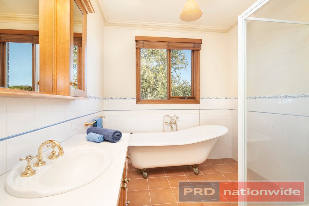 504 Wendouree Parade LAKE WENDOUREE 12