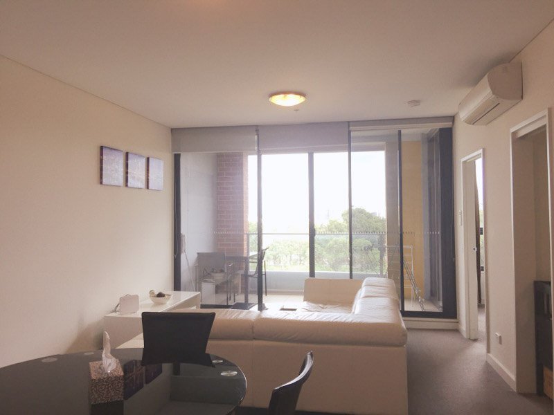 504/12 Brodie Spark Drive WOLLI CREEK 2