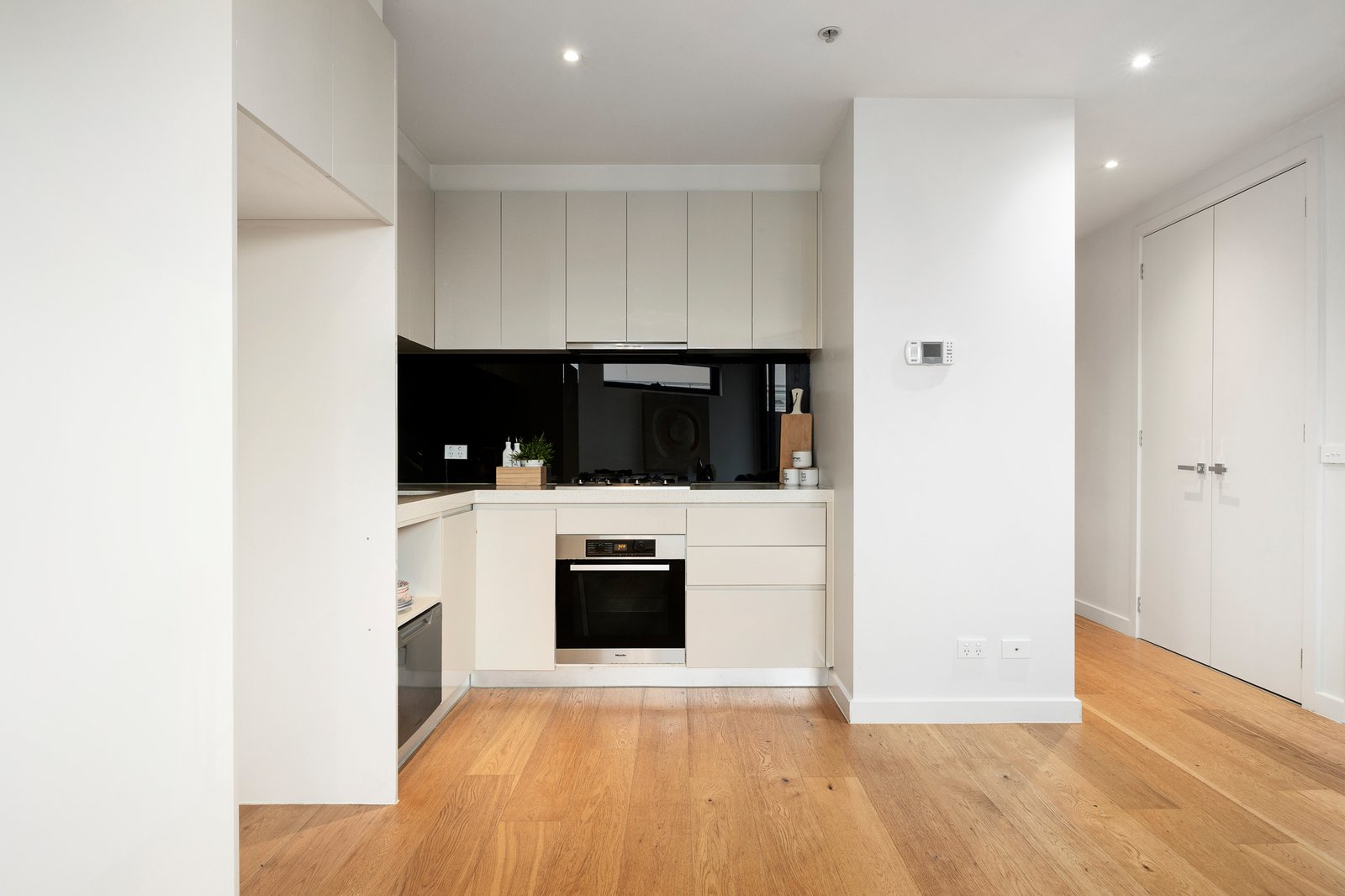 Gallery: 504/77 Nott Street
