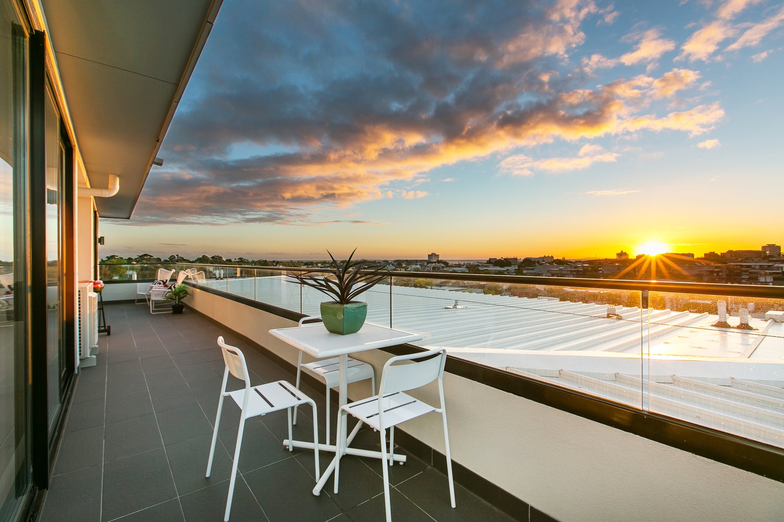 Gallery: 505/109 Inkerman Street