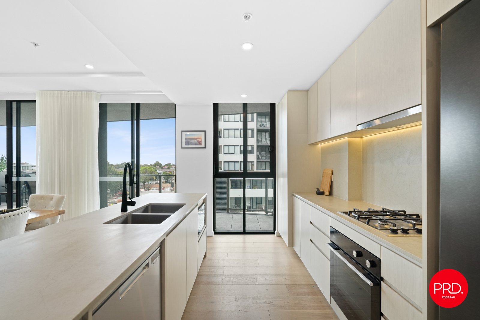 505/80 Regent Street KOGARAH 9