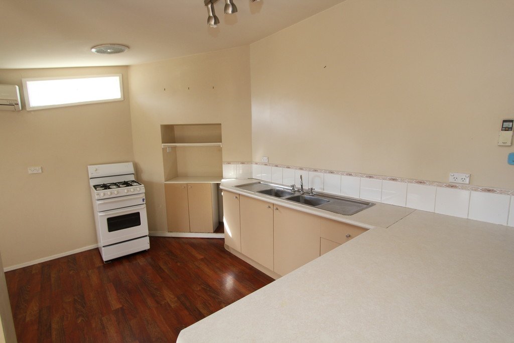 506 Bond Street GOLDEN POINT 3