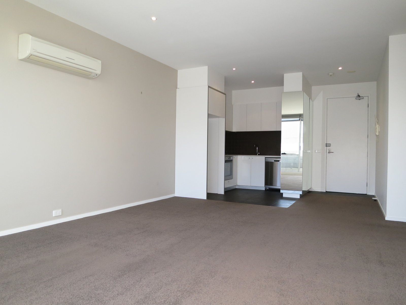 Gallery: 506/163 Inkerman Street