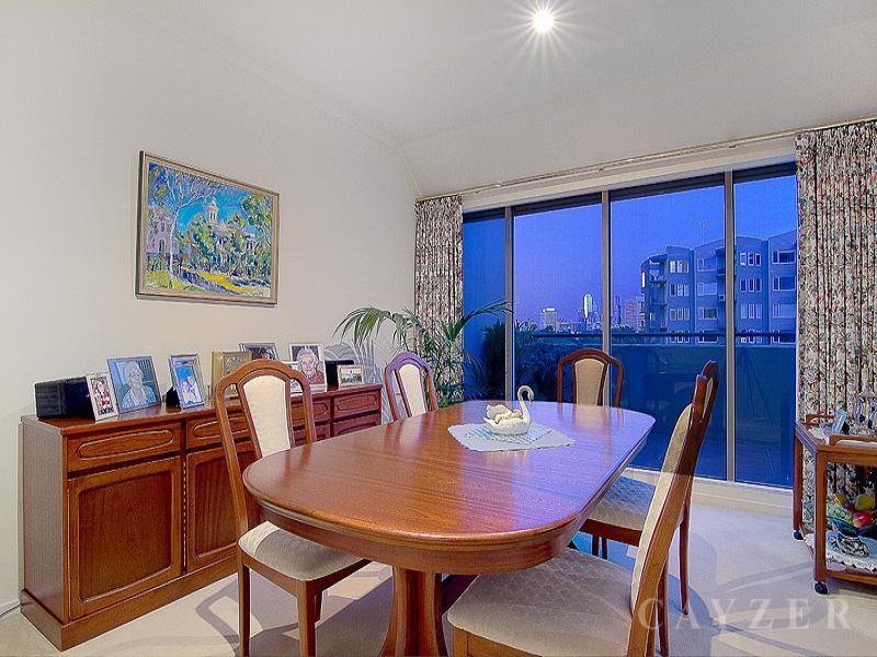Gallery: 506/26 Queens Road