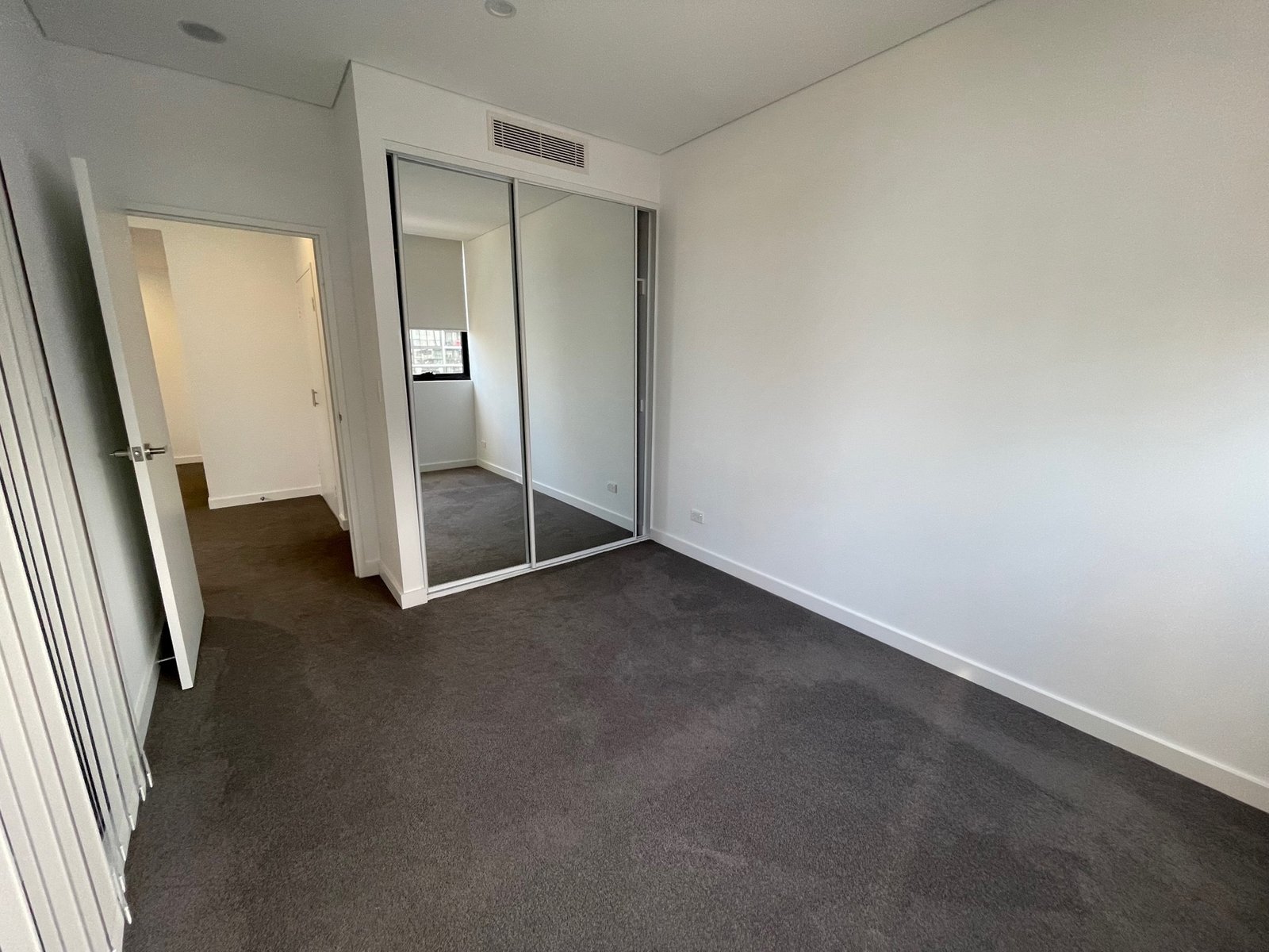 506/79 Regent Street KOGARAH 4