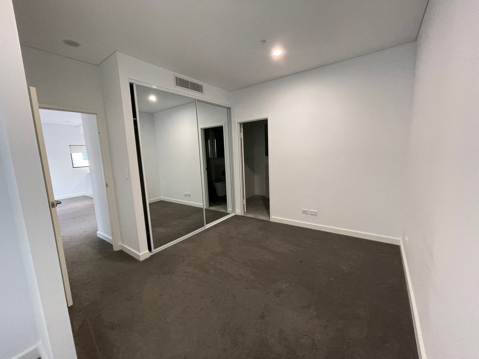 506/79 Regent Street KOGARAH 5
