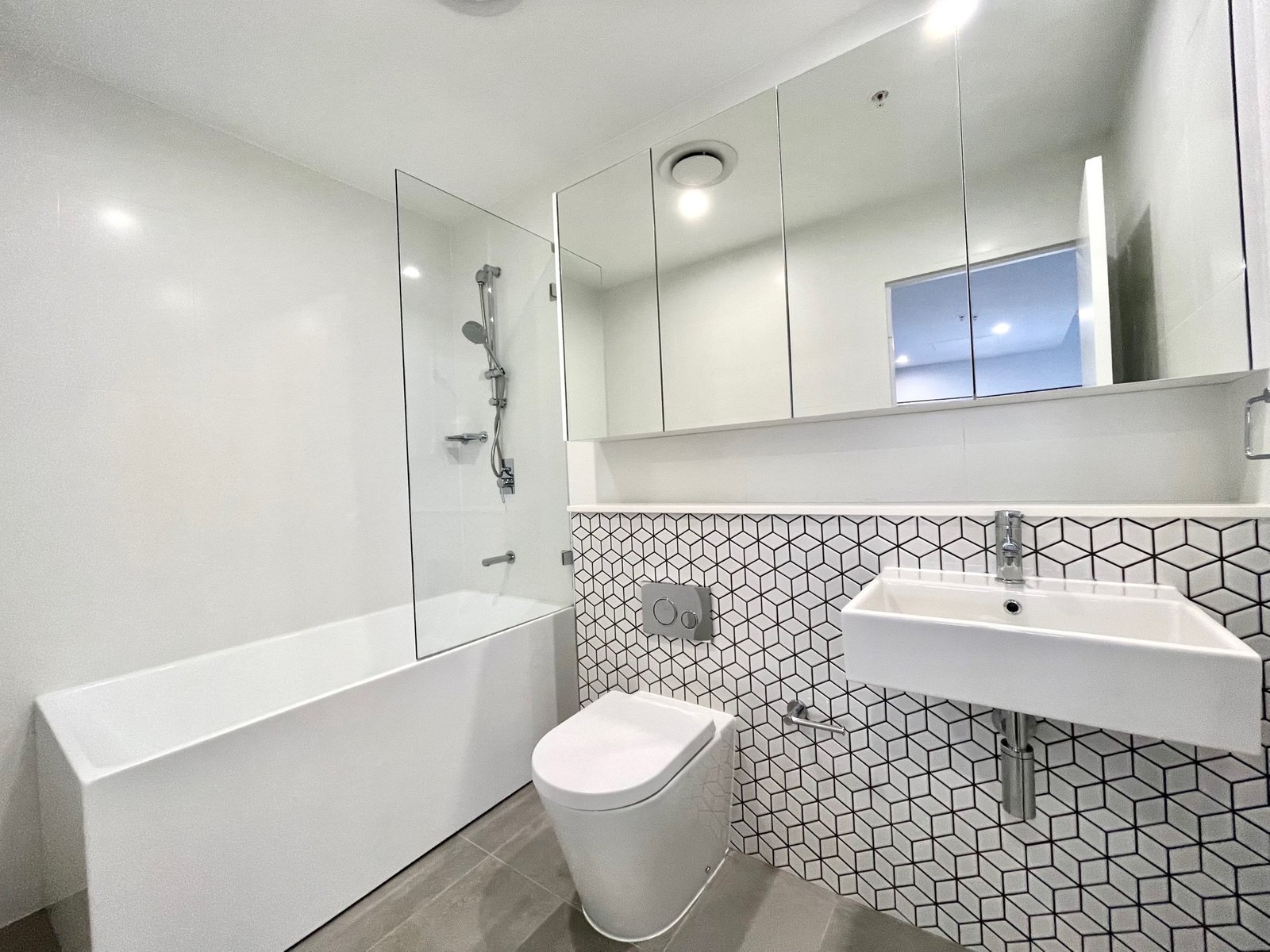 506/79 Regent Street KOGARAH 7
