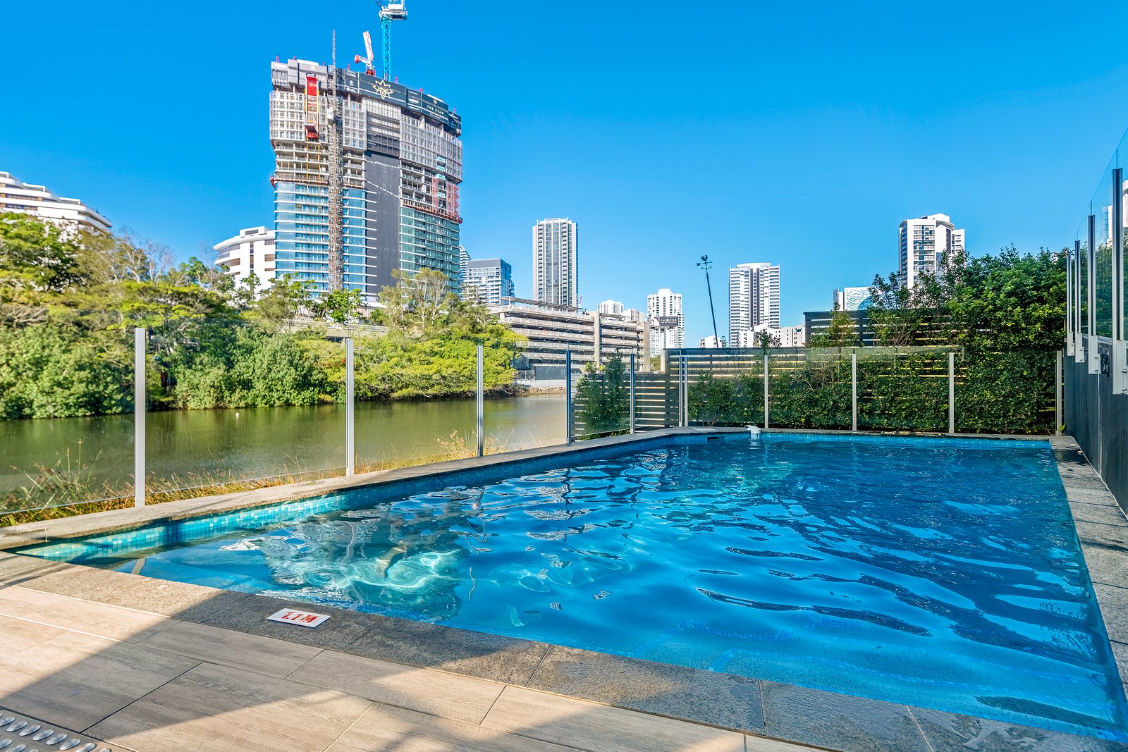 506/9 Hooker Blvd  BROADBEACH WATERS 3
