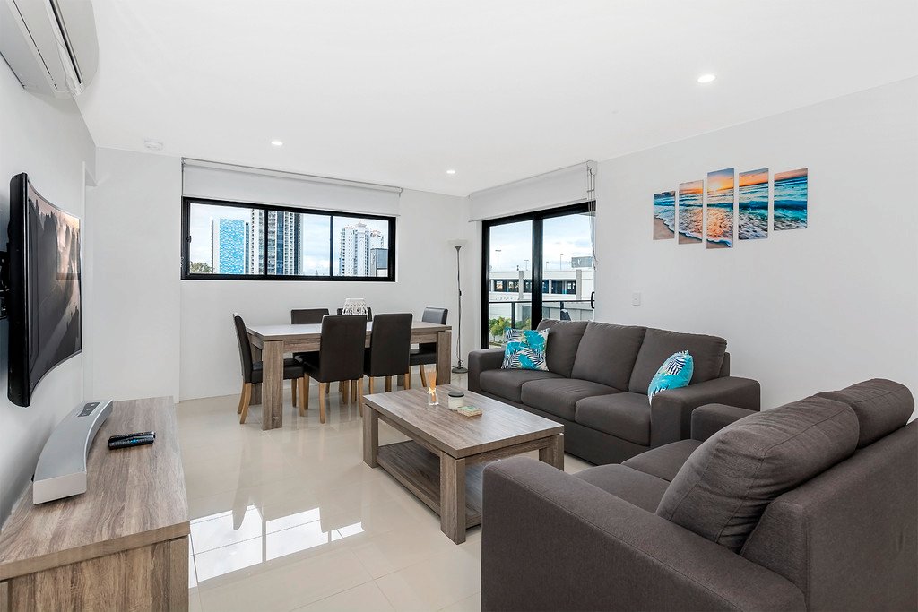 506/9 Hooker Blvd  BROADBEACH WATERS 2