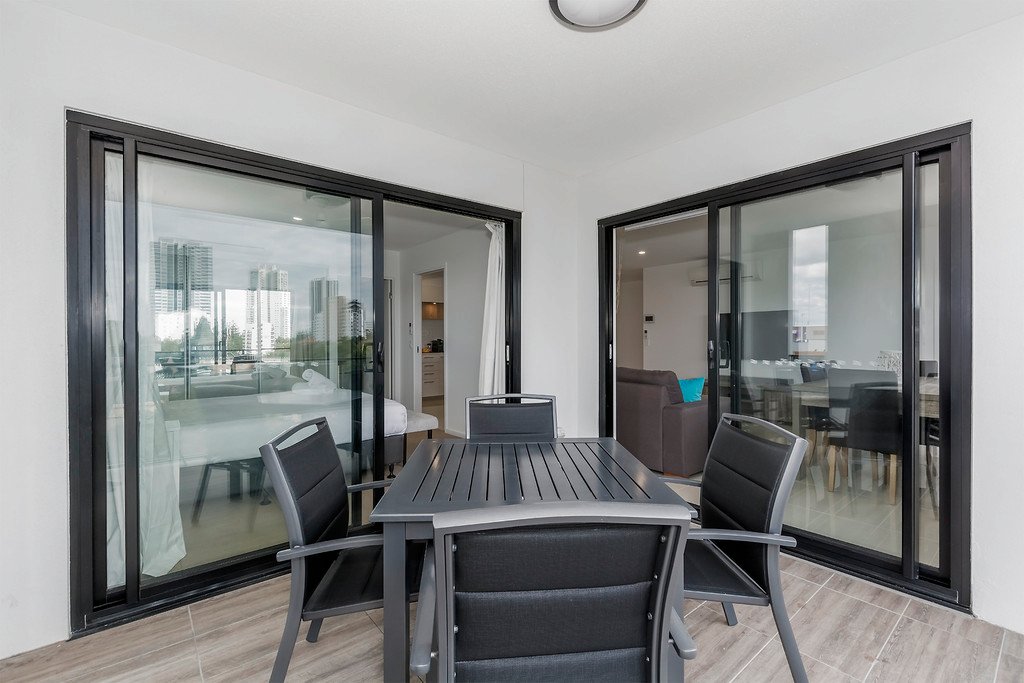 506/9 Hooker Blvd  BROADBEACH WATERS 3