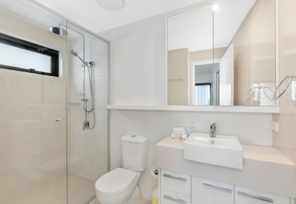 506/9 Hooker Blvd  BROADBEACH WATERS 7