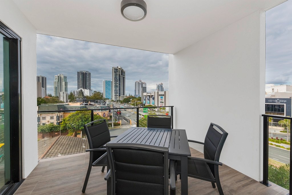506/9 Hooker Blvd  BROADBEACH WATERS 12