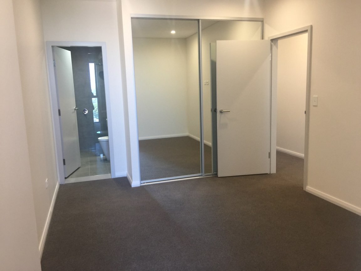 507/12 Woniora Road HURSTVILLE 3