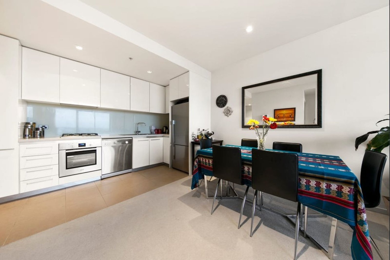 Gallery: 507/163 Cremorne Street