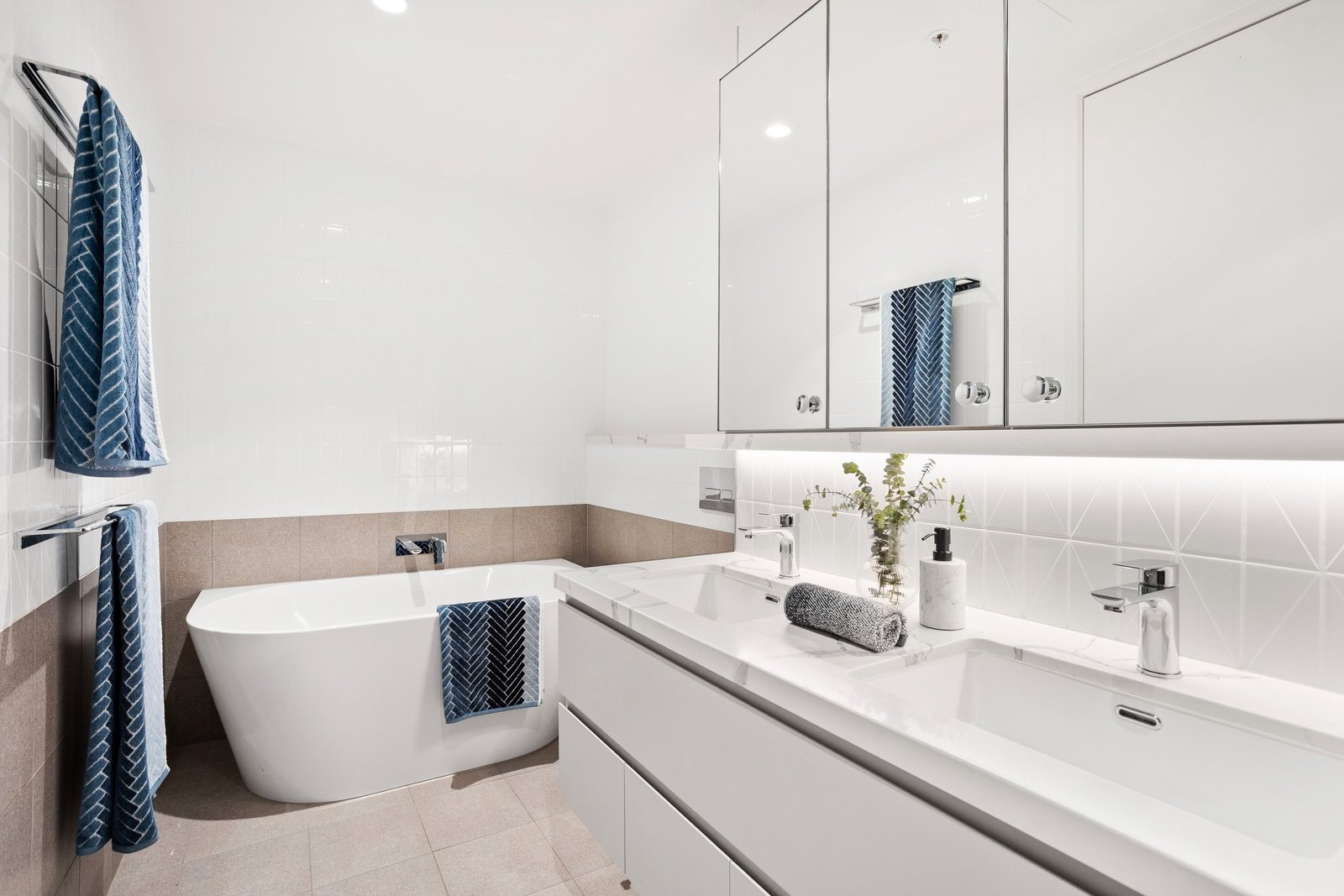 Real Estate and Property in 507/21 Thistlethwaite Street, South Melbourne, VIC