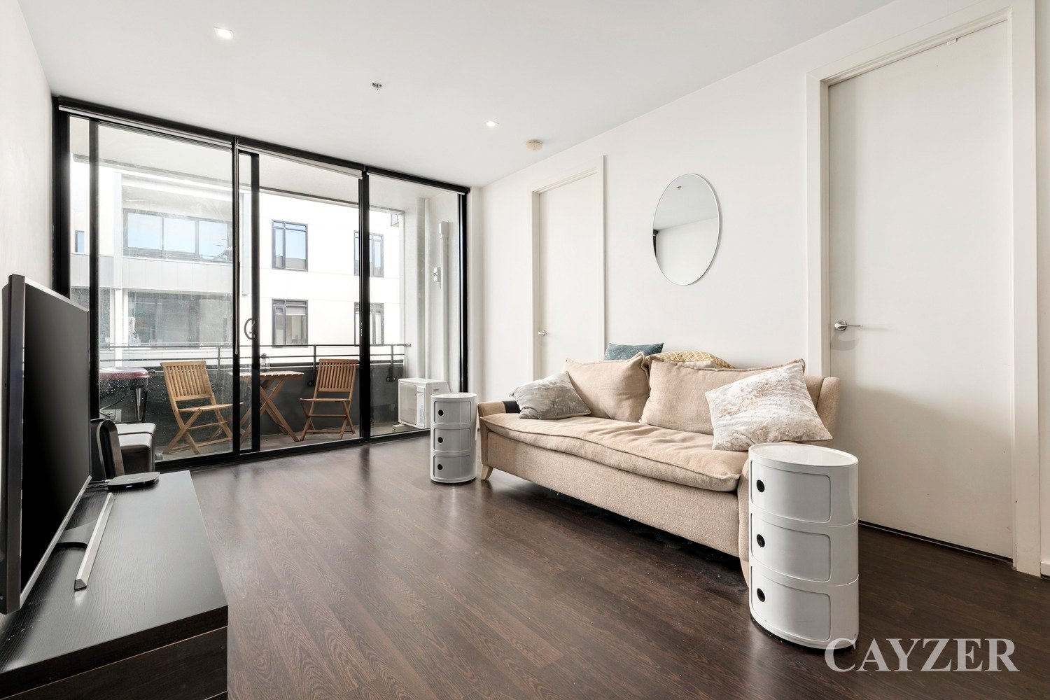 Gallery: 507/52 Nott Street
