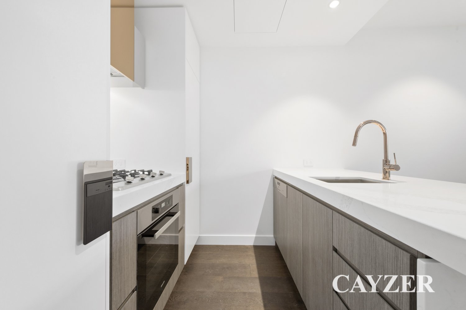 Gallery: 507/7 Bowen Crescent