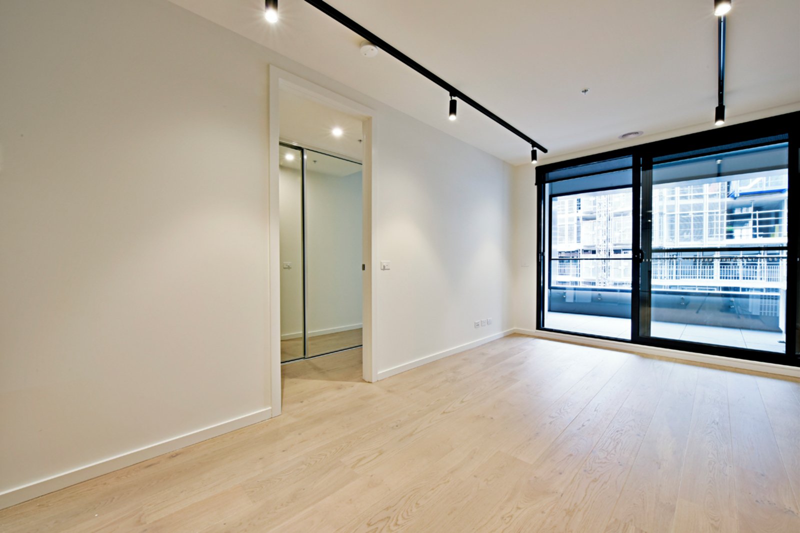 Gallery: 507/75 Wellington Street