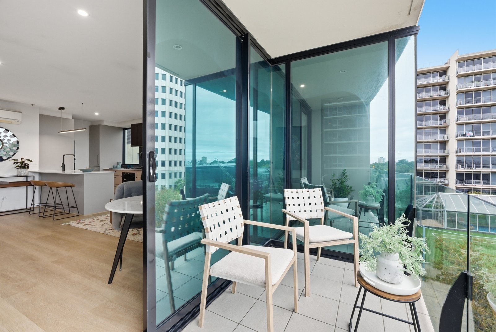 Gallery: 507/83 Queens Road