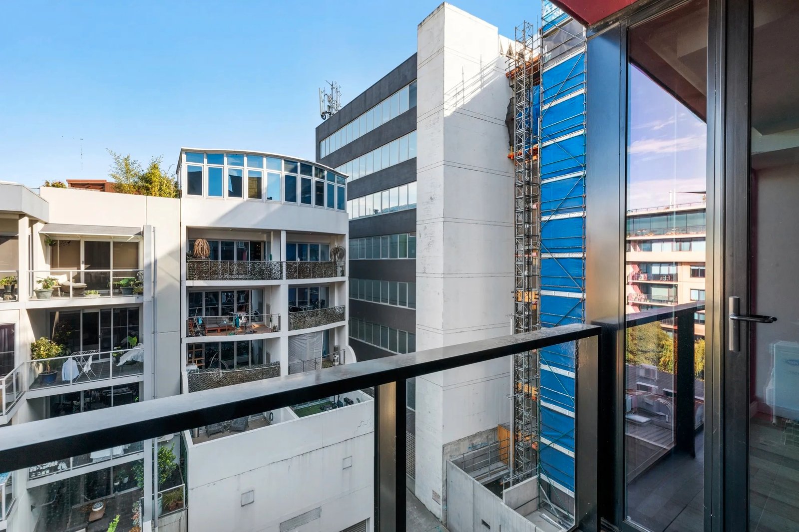 Gallery: 507/97 Palmerston Crescent