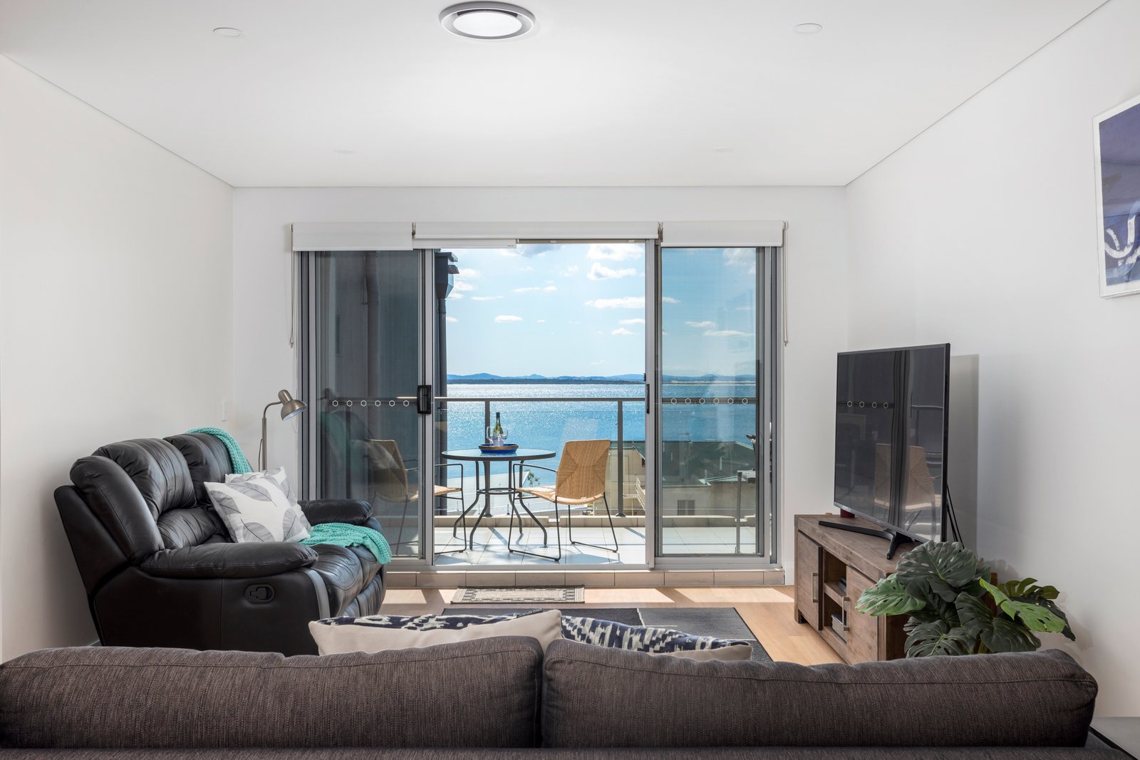 508/6 Bullecourt Street SHOAL BAY 6