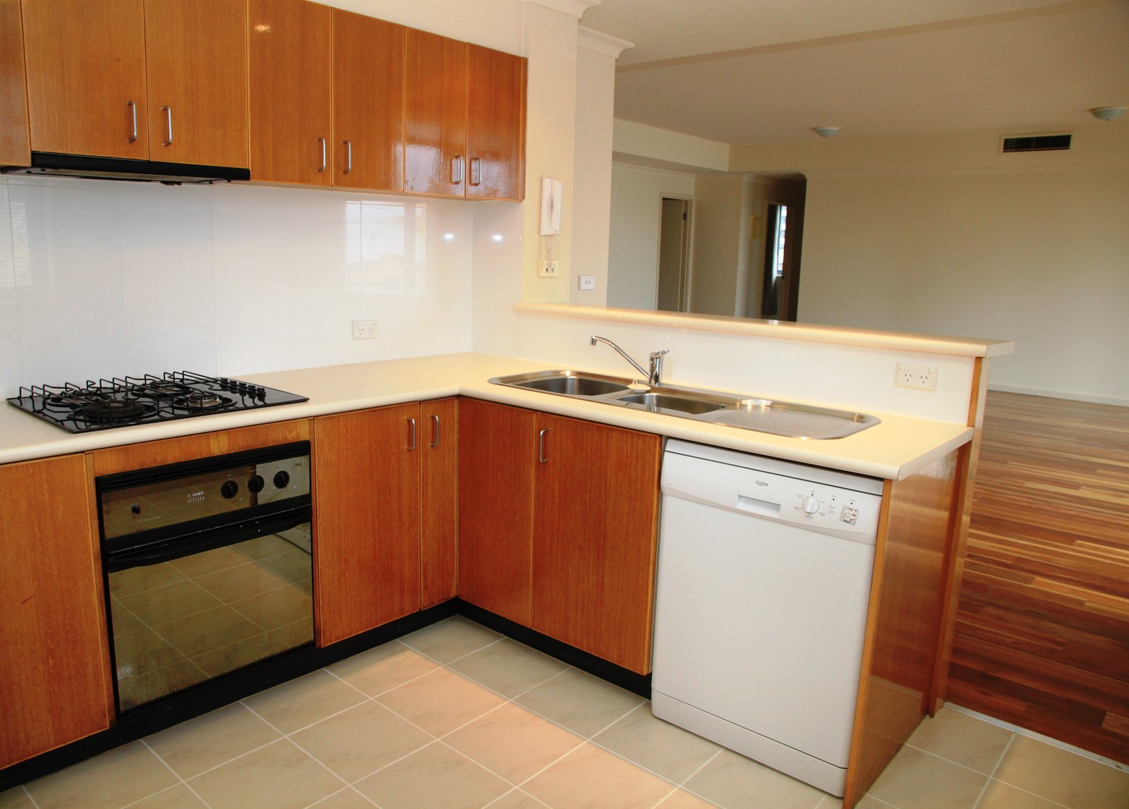 Gallery: 509/102 Wells Street