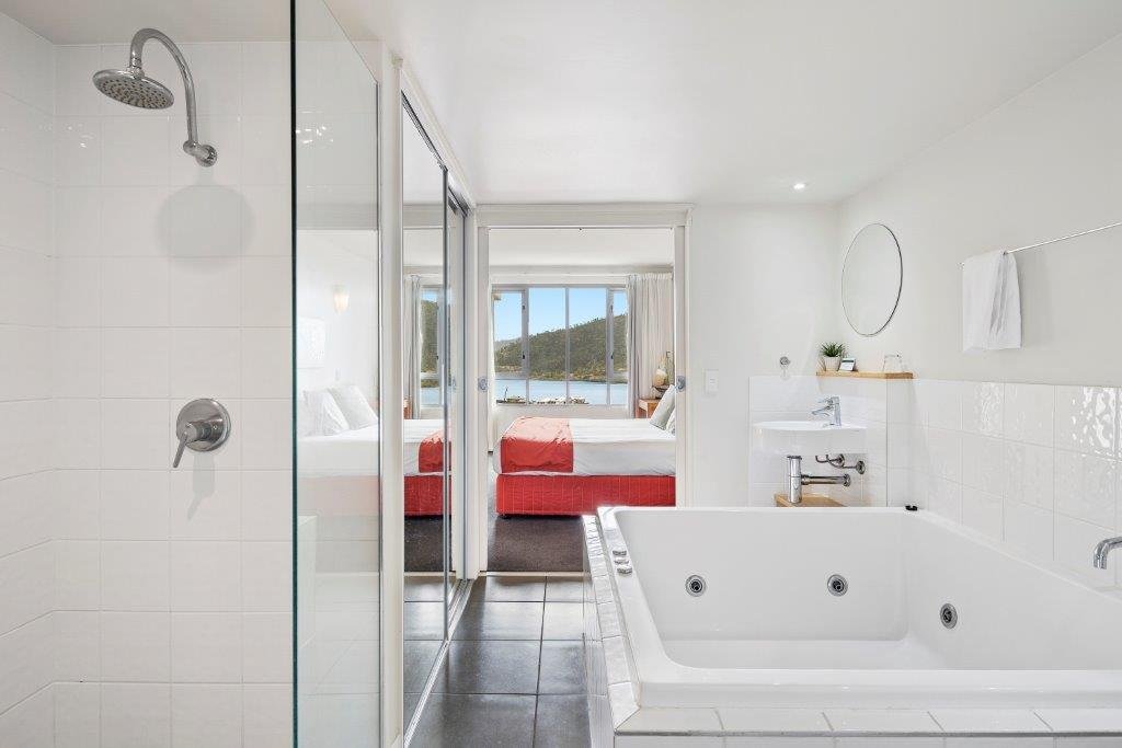 509/9A Hermitage Drive AIRLIE BEACH 7