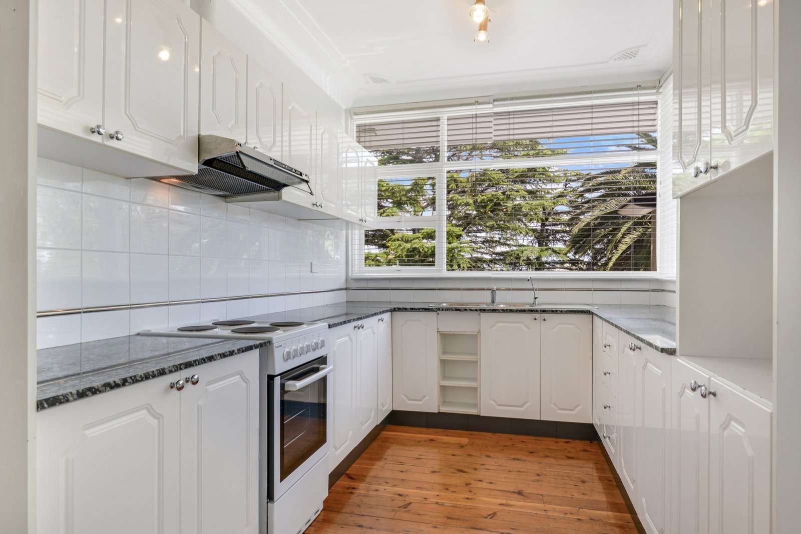 50A Princes Highway SYLVANIA 3